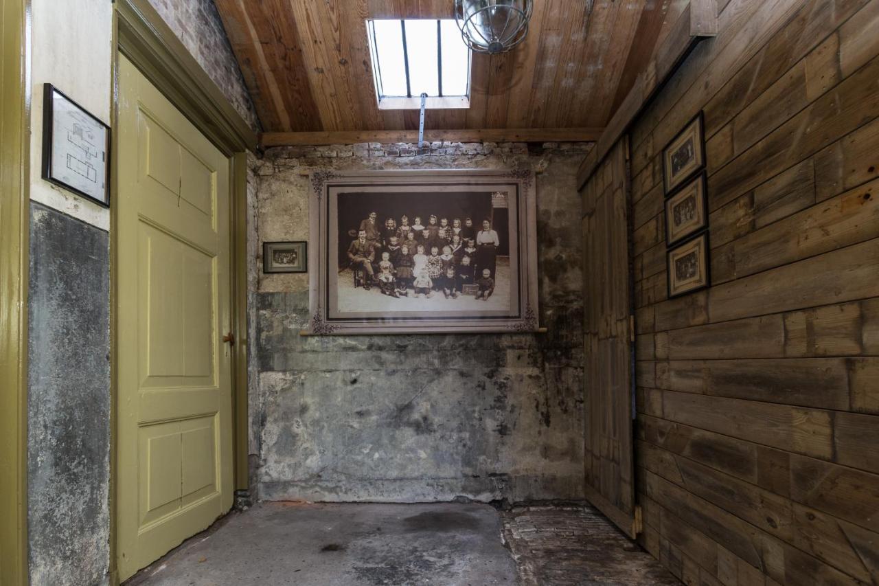 D' Ald Skoalle - Sfeervol Appartement In Oude School. Wijtgaard 외부 사진